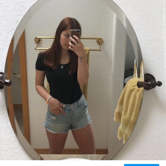 Size 2 old navy denim shorts - Picture 2 of 2